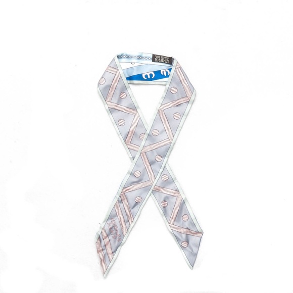 HERMES  Silk Balade En Berline Twilly Gris Bleu Beige Rose - Picture 1 of 4